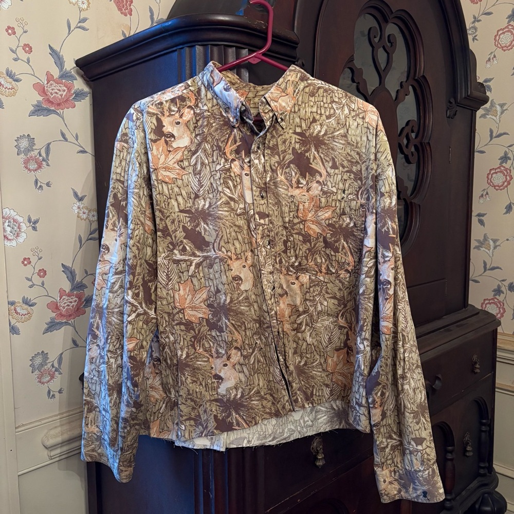 Vintage Camo Deer Print Button Down Cropped